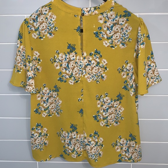 June & Hudson Floral Top - Picture 10 of 14